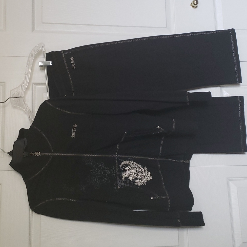 BCBG MAXAZRIA CAPRI JOGGING SUIT